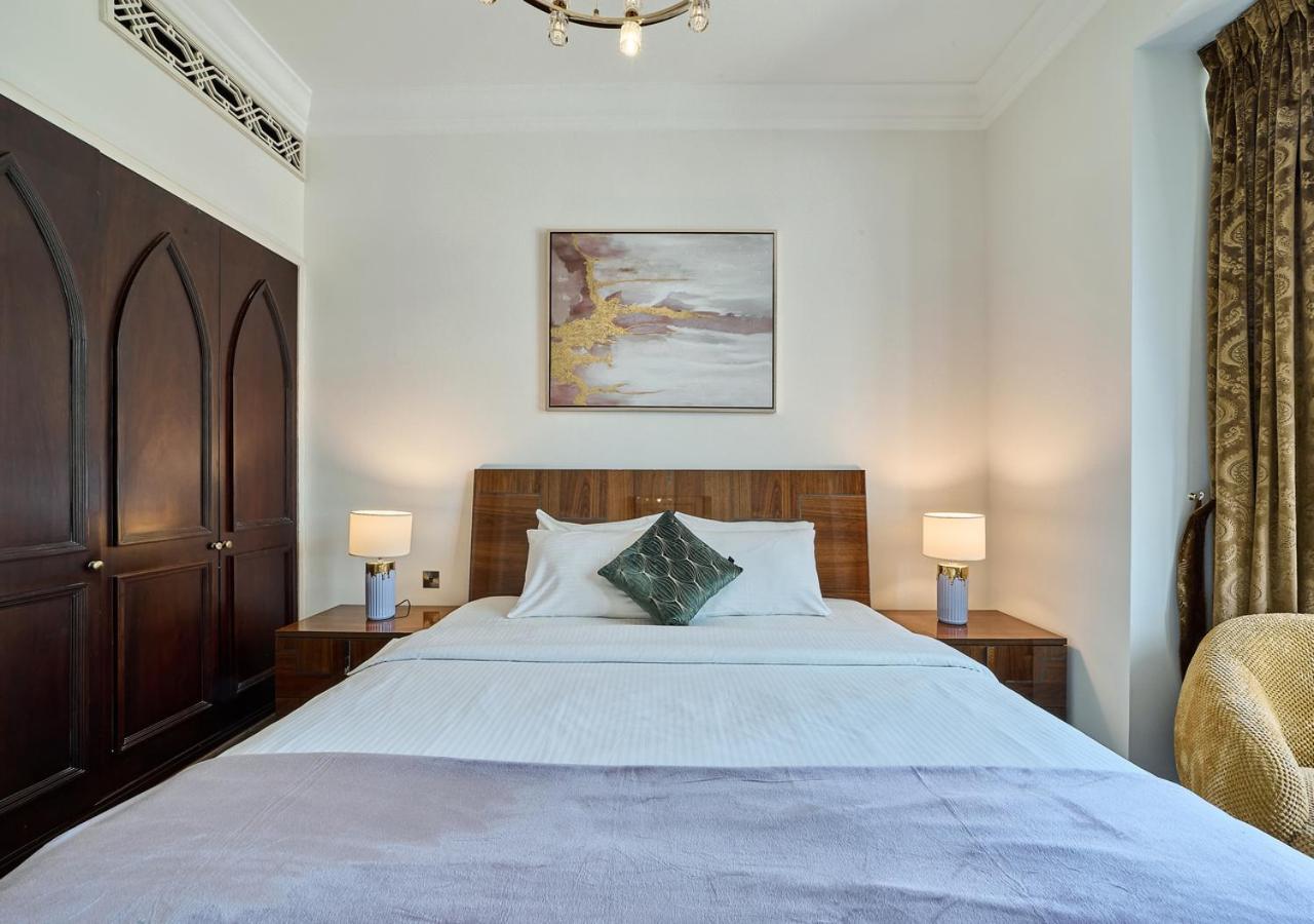 Burj Khalifa Partial View Peak Living Luxury 2Br Souk Al-Bahar Beside Dubai Mall-Golden Homes المظهر الخارجي الصورة